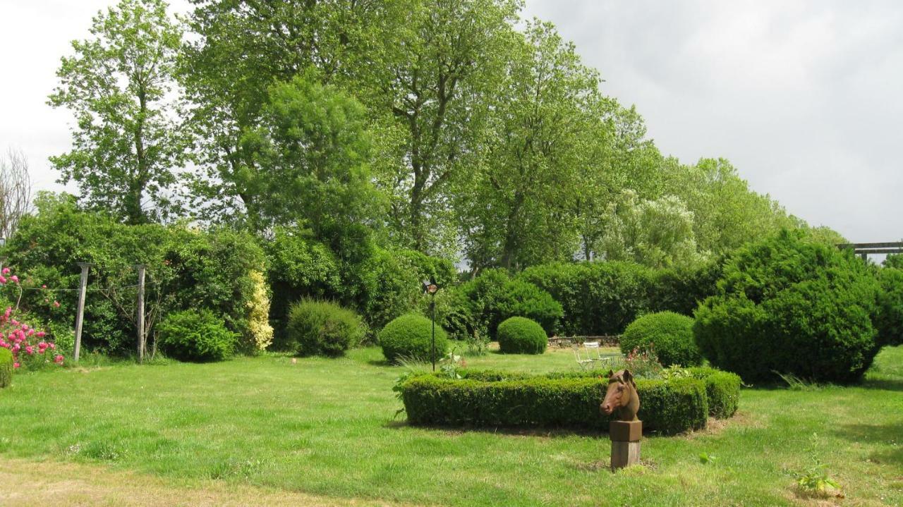 Le Petit Bois Bed and Breakfast Chateau-la-Valliere Εξωτερικό φωτογραφία